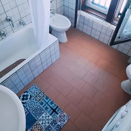 4th Floor 아파트 *